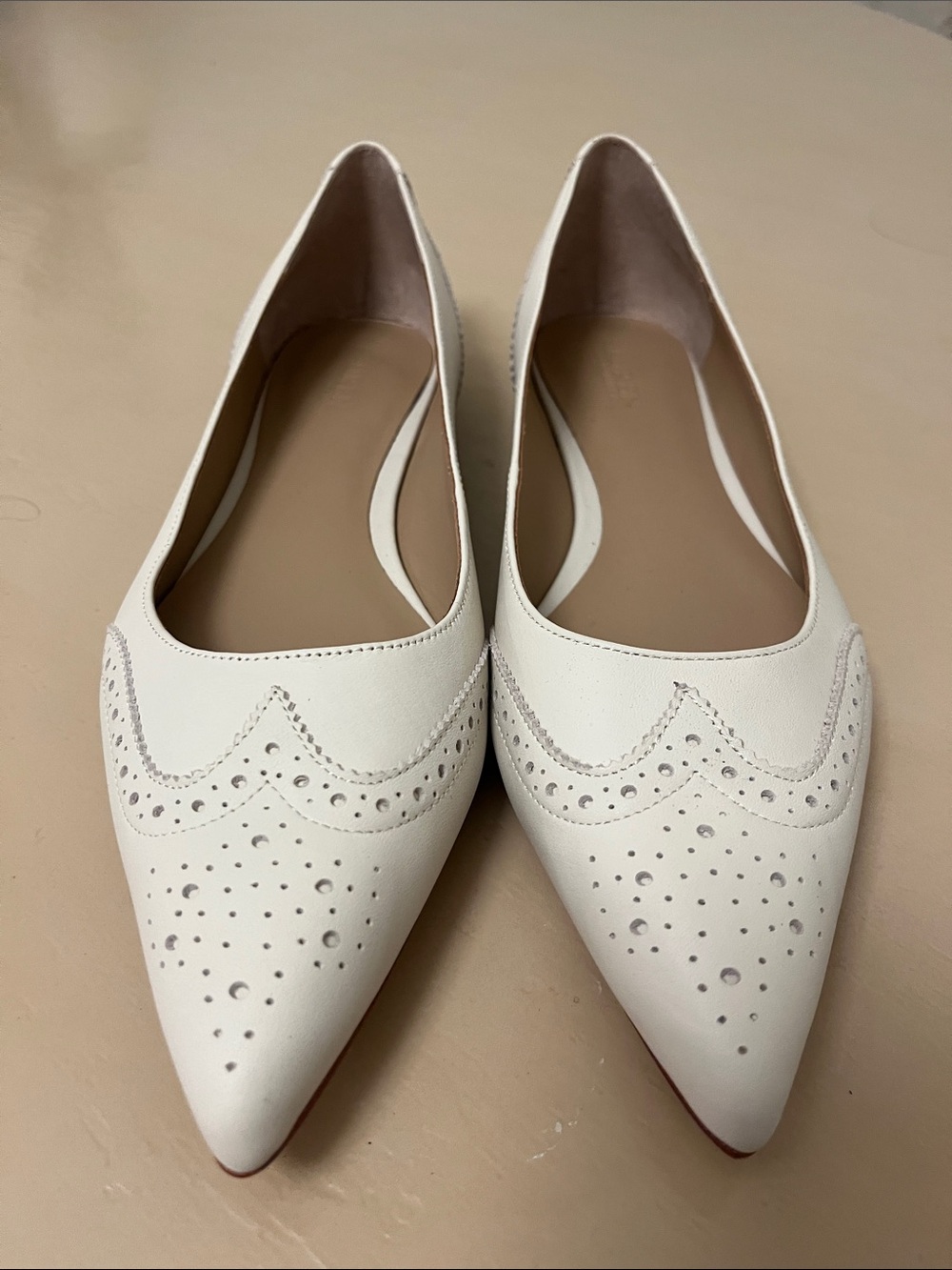NWOT Women’s Lauren Ralph Lauren White Pointed Brogue-Style Slip-On Flats